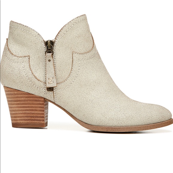 Zodiac Western Ivory Distressed Leather Boot NEW - Picture 2 of 6